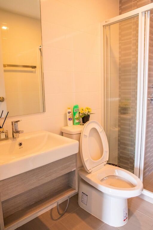 Самутпракан: Apartment 450m from BTS with Sky Pool - bkbloft8