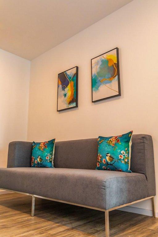 Самутпракан: Apartment 450m from BTS with Sky Pool - bkbloft3