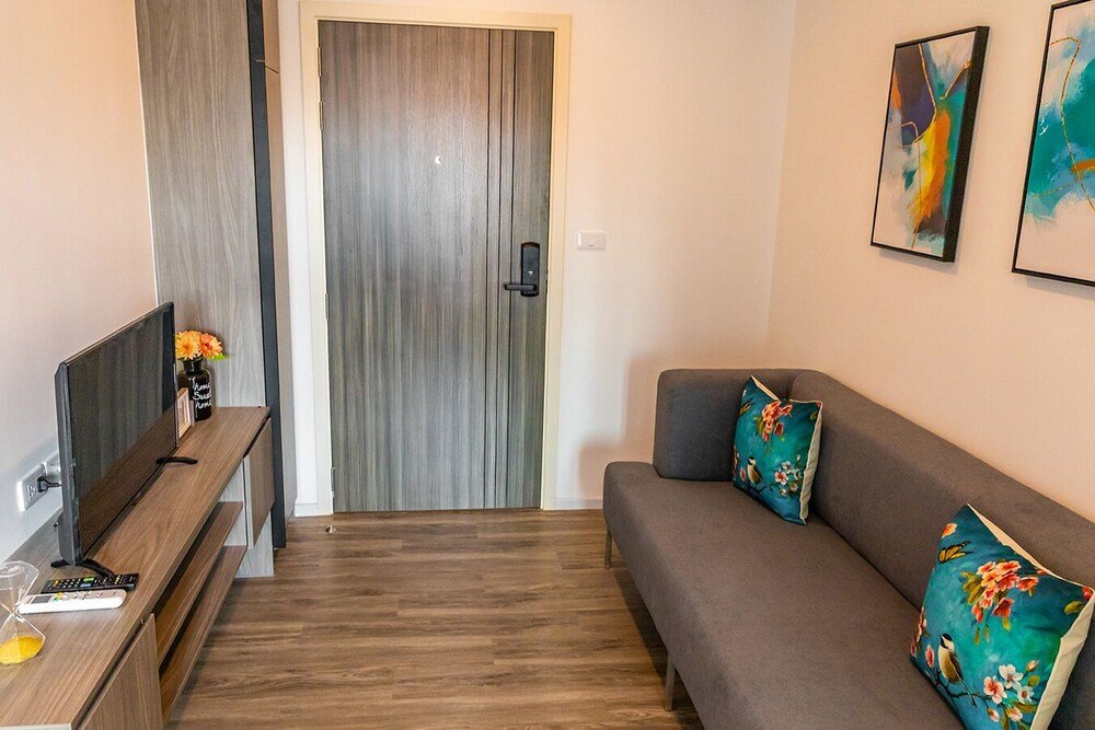 Самутпракан: Apartment 450m from BTS with Sky Pool - bkbloft3