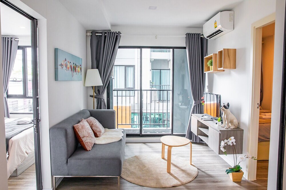 Самутпракан: Apartment 450m from BTS with Sky Pool - bkbloft1