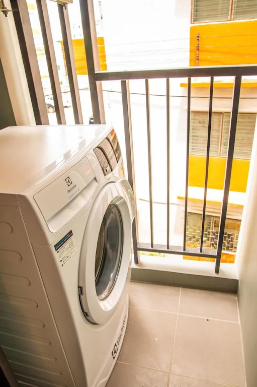 Самутпракан: Apartment 450m from BTS with Sky Pool - bkbloft5