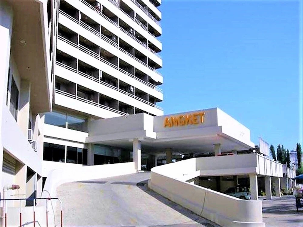 Паттайя: Angket Condominium Corner Apartment With Large Balcony