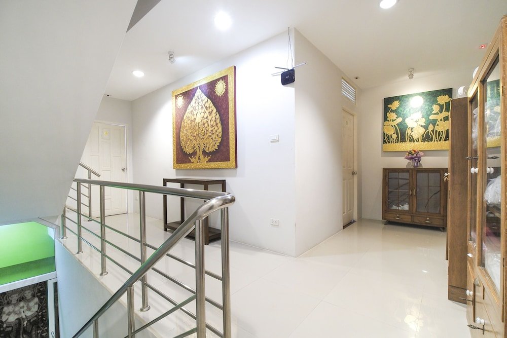 Банг-Саре: OYO 1021 Chang Chang Mansion