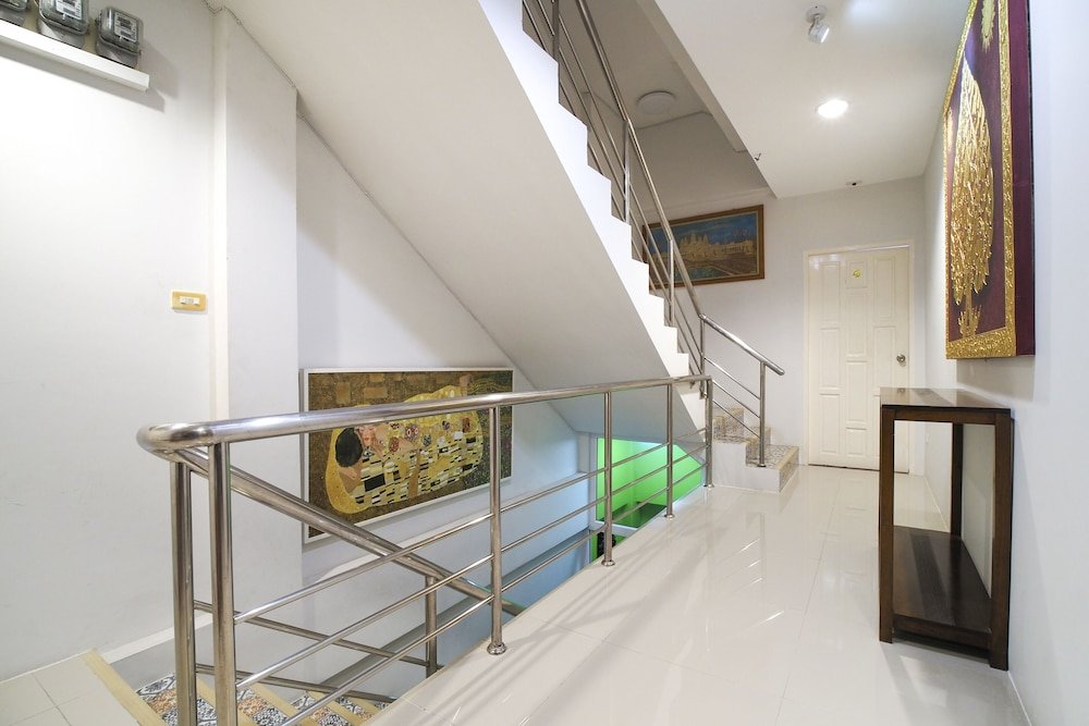 Банг-Саре: OYO 1021 Chang Chang Mansion