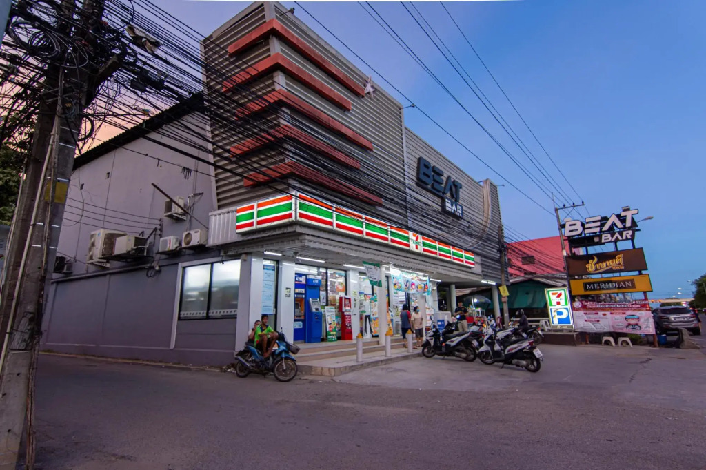 Саттахип: Brown Home Sattahip 19
