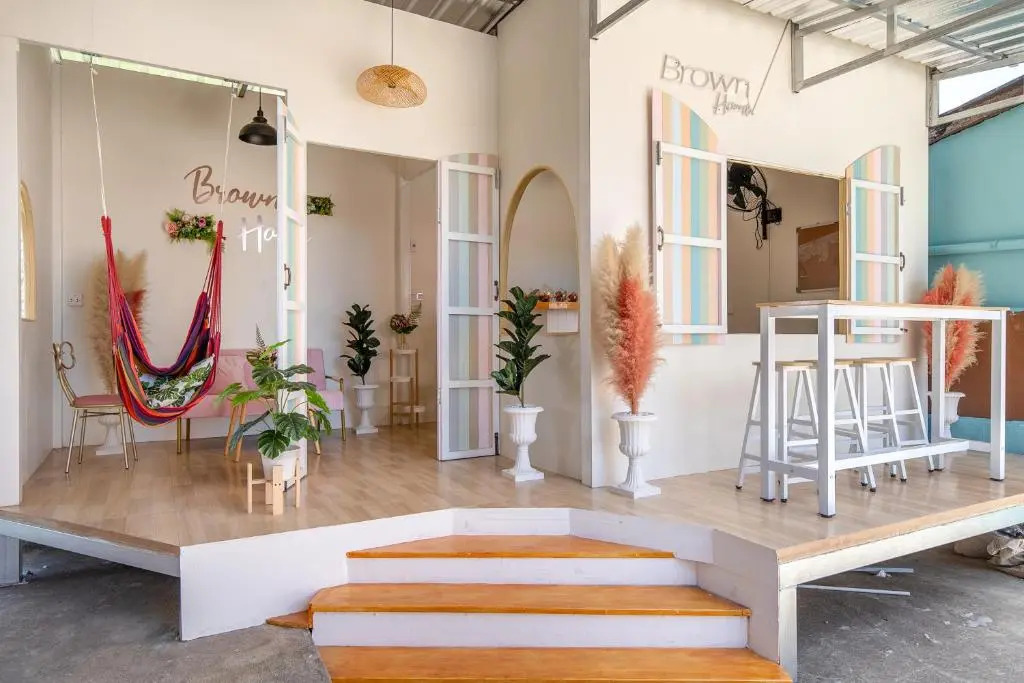 Саттахип: Brown Home Sattahip 19