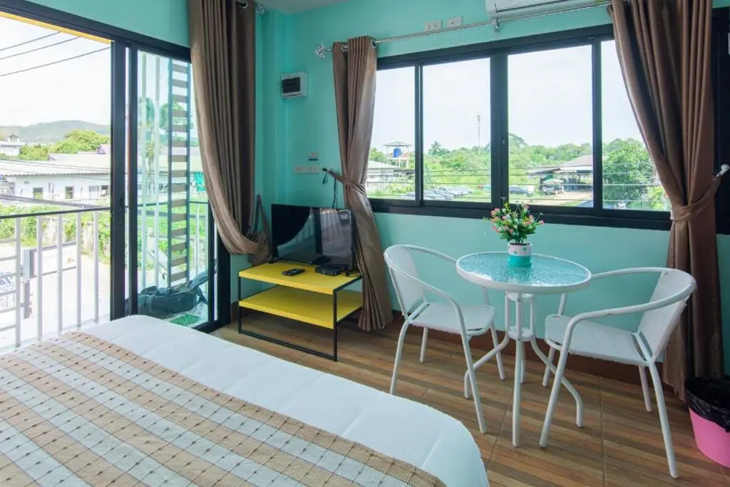 Саттахип: Brown Home Sattahip 19