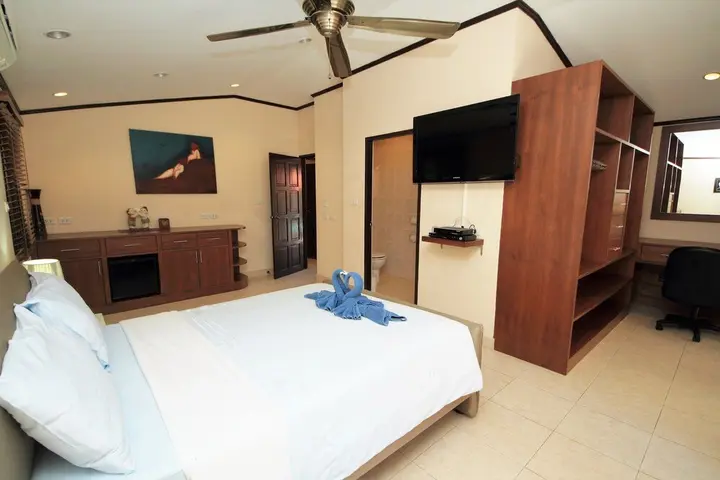 Самуи: Beachfront Resort Villa Fleur w Private Pool at Only 20 Meters From Beach