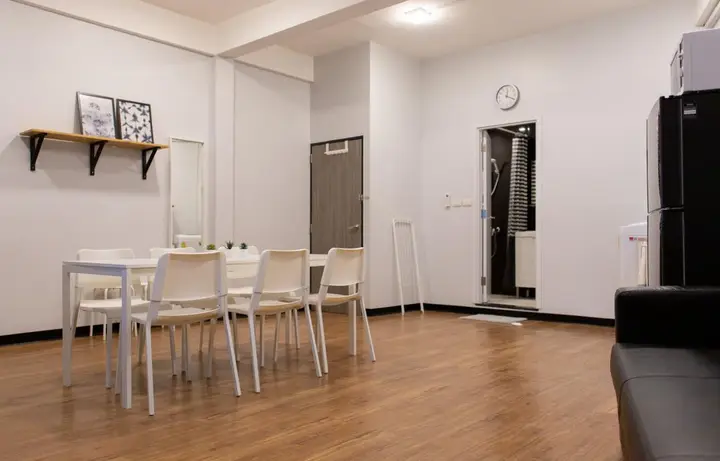 U4 Large 2 bed rooms full kitchen 200m to BTS — фото 3
