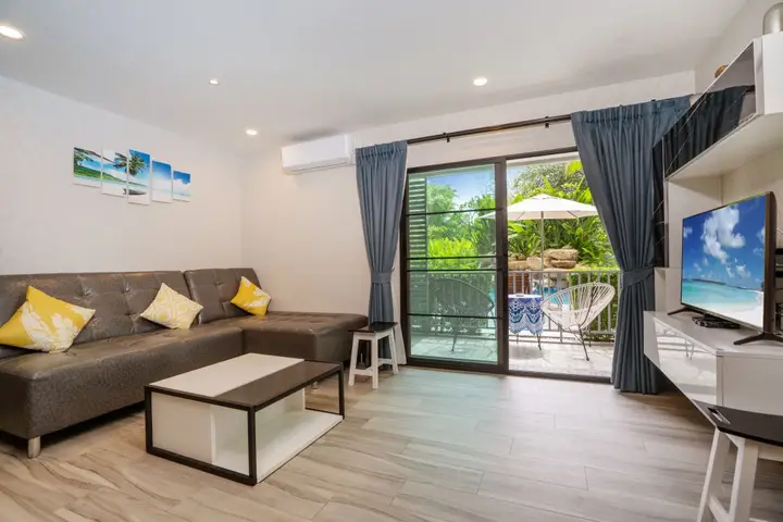 46m2 Luxury Poolside 1 Bedroom Free Netflix Apartments	 — фото 2