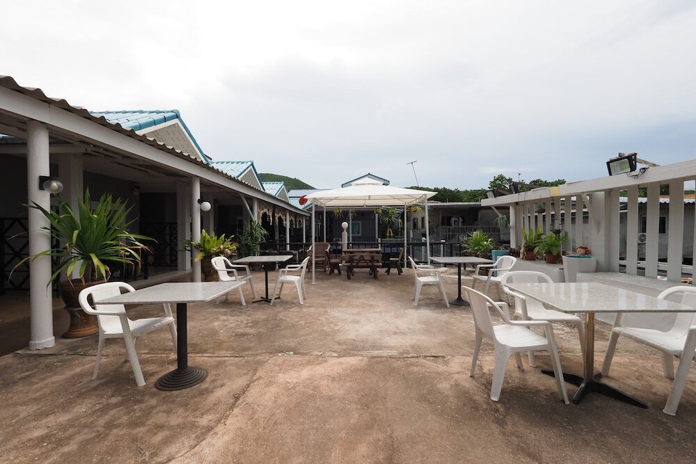 Ко-Лан: OYO 1100 Chidlom Resort