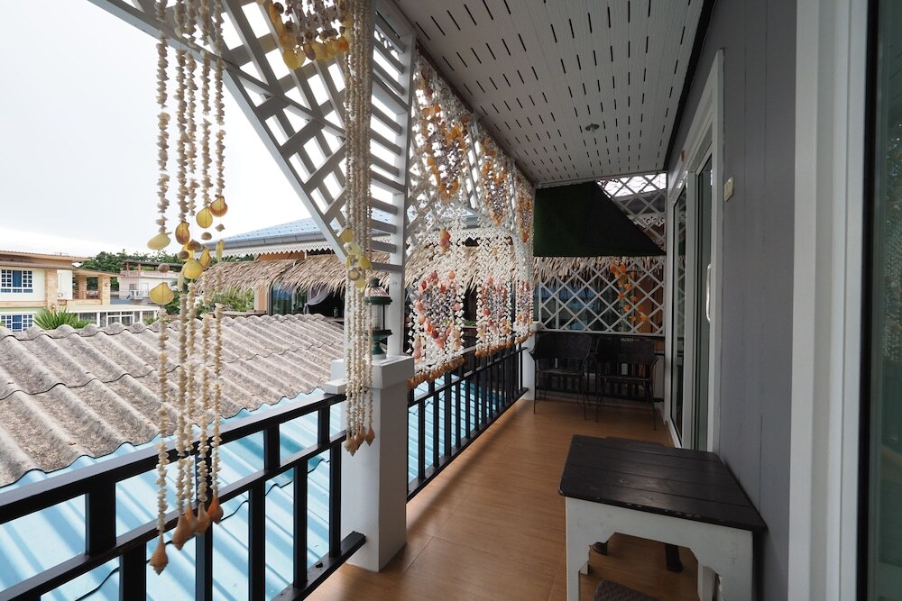 Ко-Лан: OYO 1100 Chidlom Resort