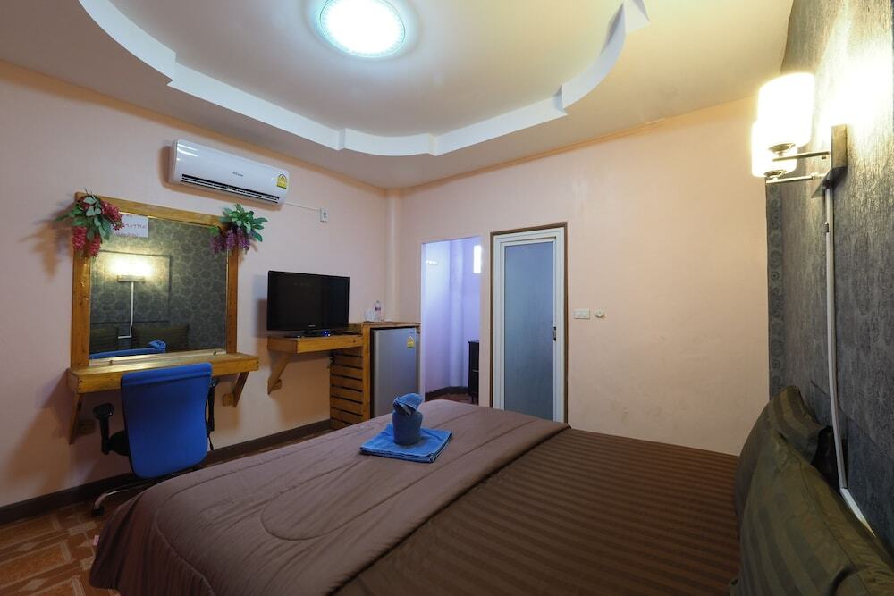 Ко-Лан: OYO 1100 Chidlom Resort