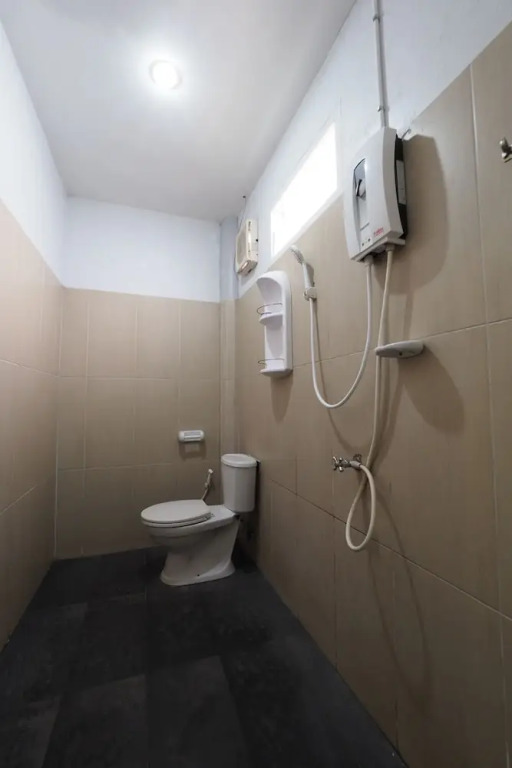 Ко-Лан: OYO 1100 Chidlom Resort