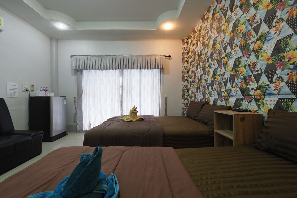 Ко-Лан: OYO 1100 Chidlom Resort