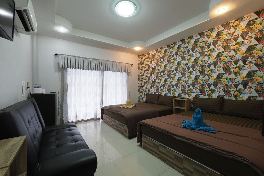 Ко-Лан: OYO 1100 Chidlom Resort