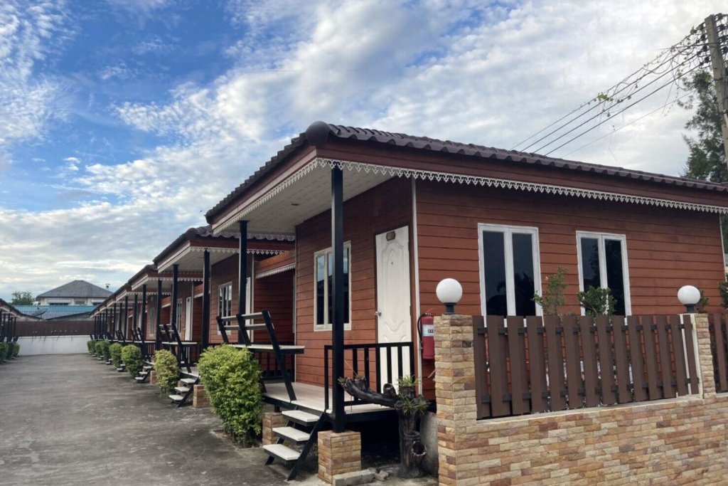 Сирача: OYO 1166 Train Way Resort