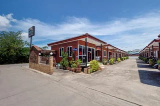 Сирача: OYO 1166 Train Way Resort
