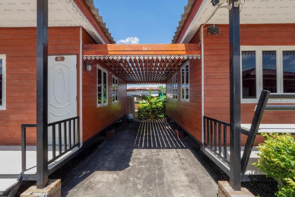 Сирача: OYO 1166 Train Way Resort