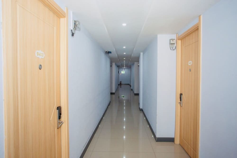 Нонтхабури: 99Hotel