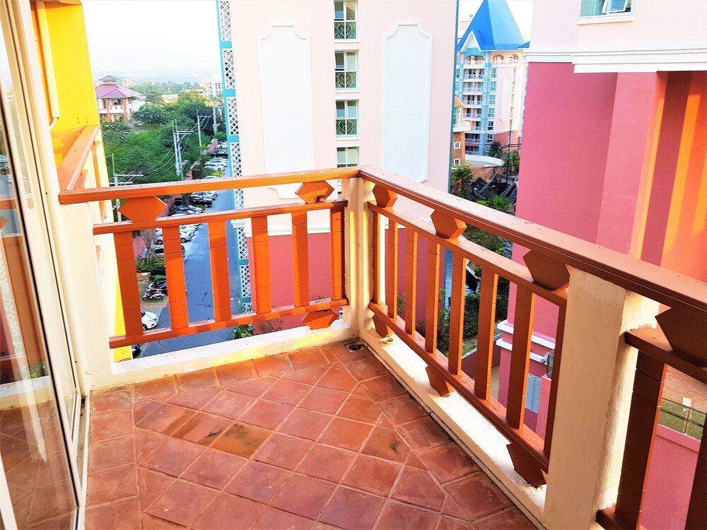 Паттайя: Sea View 2 bed Condo Pattaya