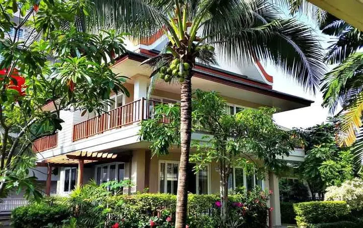 Чаам: Baan Talay Samran 4 Bedrooms Beach Villa with 3 Pools