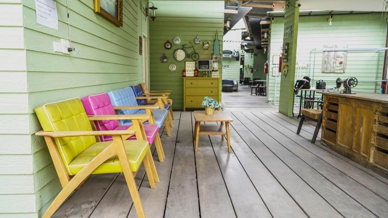 Ампхава: RoomQuest VeylaSamran
