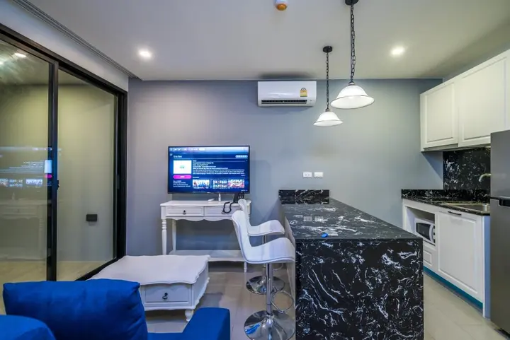 Тхаланг: Palmyrah Surin - Walk to the beach!!! Brand new luxury condo B211, Thalang, Phuket, Thailand