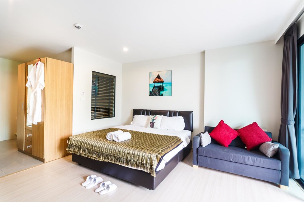 Кату: U208 - Patong Studio with kitchen, pool and private patio., Patong, Phuket, Thailand