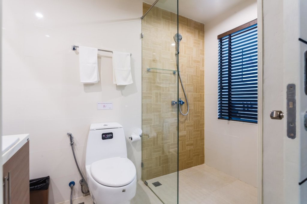 Кату: U208 - Patong Studio with kitchen, pool and private patio., Patong, Phuket, Thailand