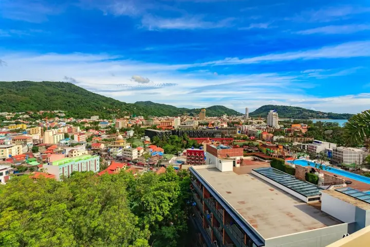 Кату: U208 - Patong Studio with kitchen, pool and private patio., Patong, Phuket, Thailand