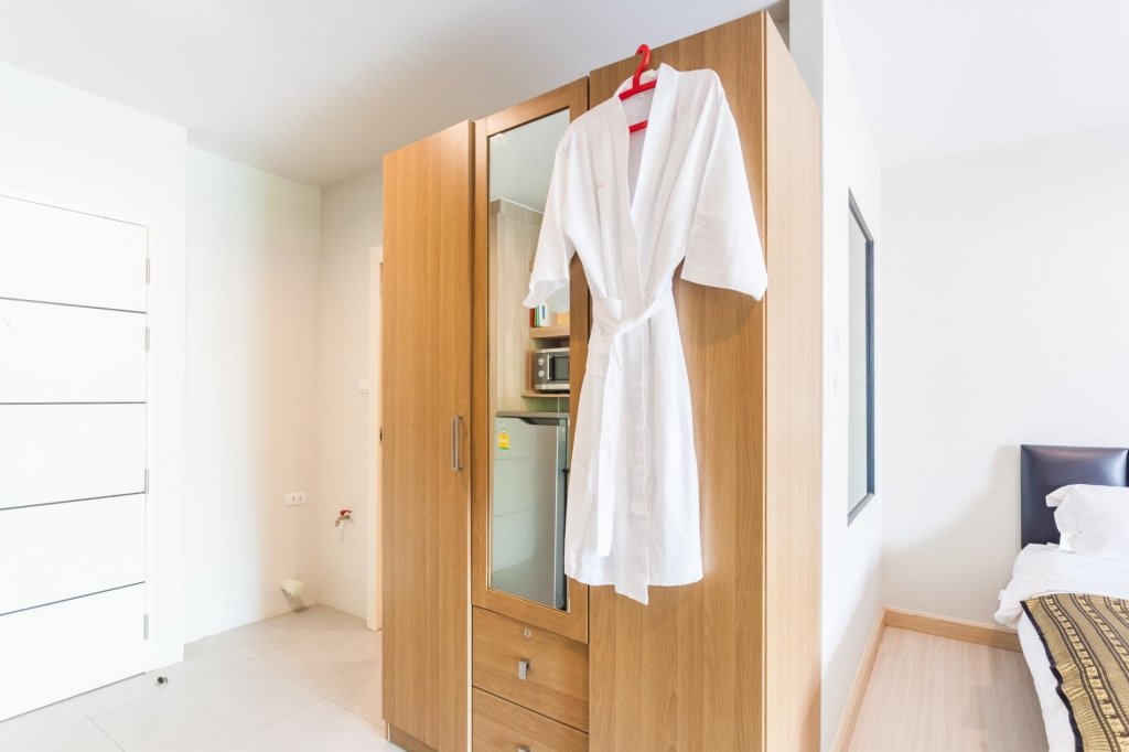 Кату: U208 - Patong Studio with kitchen, pool and private patio., Patong, Phuket, Thailand