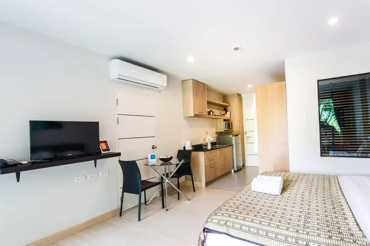Кату: U208 - Patong Studio with kitchen, pool and private patio., Patong, Phuket, Thailand