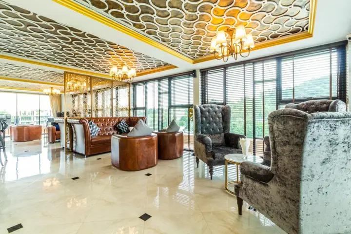 6Av 717 - Walk to Surin Beach Studio With Pool and gym — фото 5