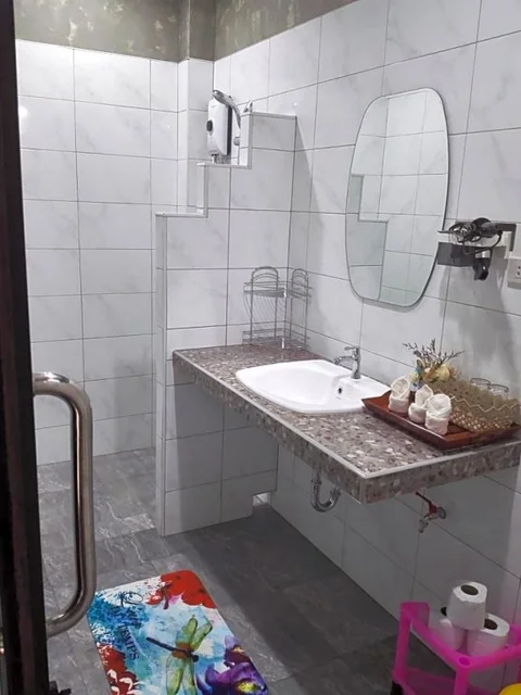 Такуа Па: Nananuira Apartment and Room