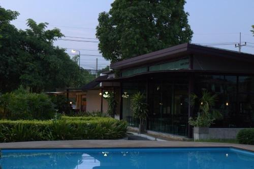 Лопбури: Paklop Resort