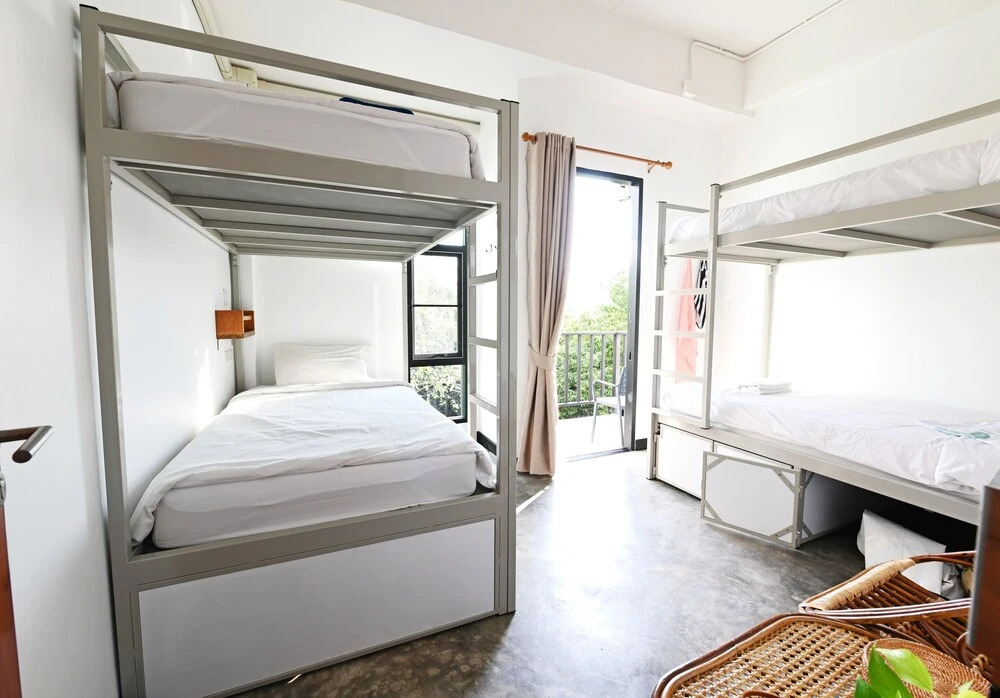 Остров Тау: The Dearly Koh Tao Hostel