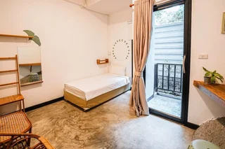 Остров Тау: The Dearly Koh Tao Hostel