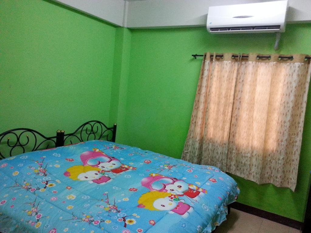 Бангкок: Roong-Arun Apartment