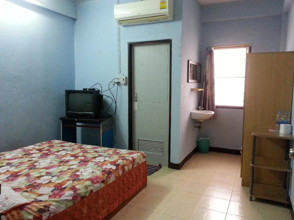 Бангкок: Roong-Arun Apartment