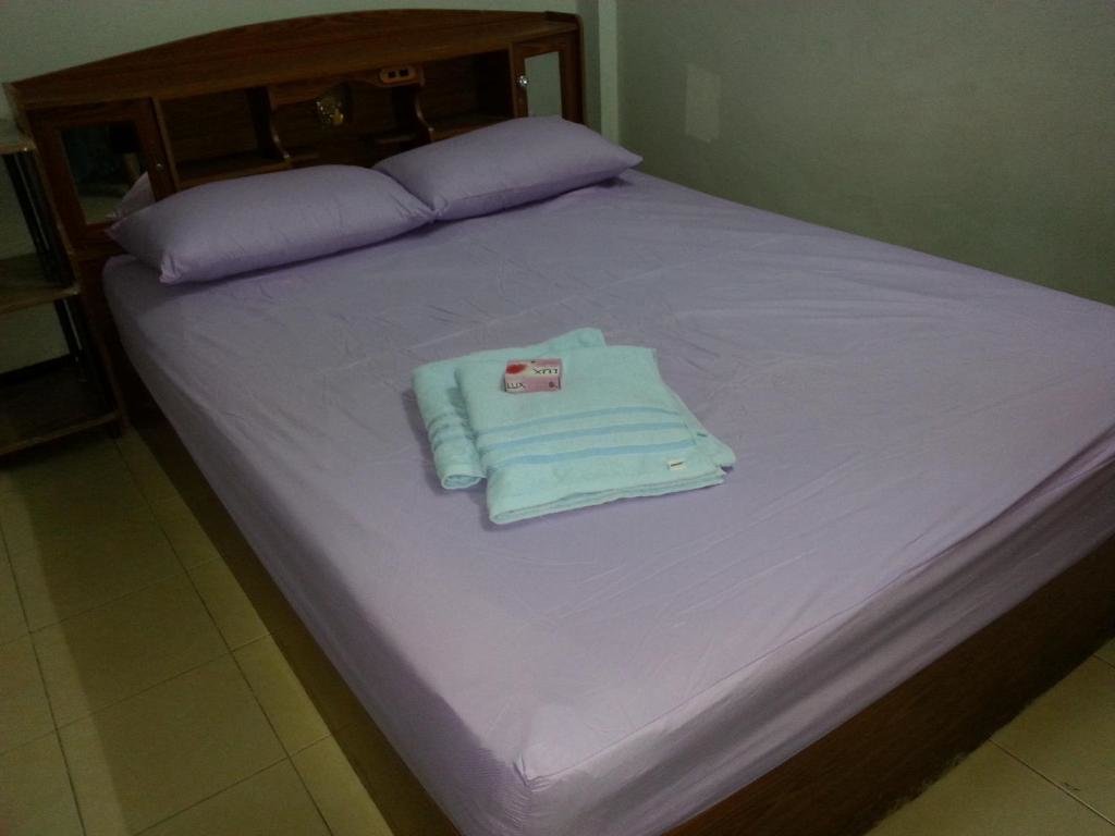 Бангкок: Roong-Arun Apartment