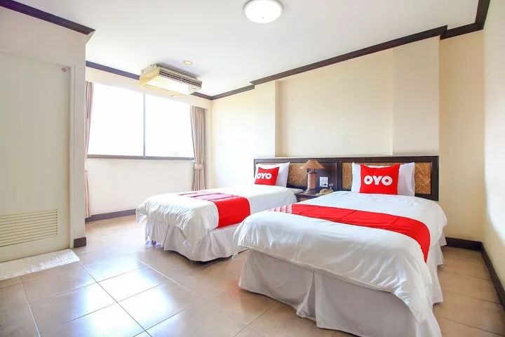 Банг Пхли: White Inn Hotel by OYO Rooms