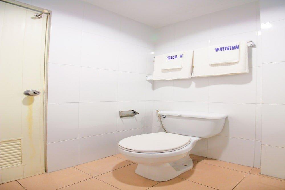 Банг Пхли: White Inn Hotel by OYO Rooms