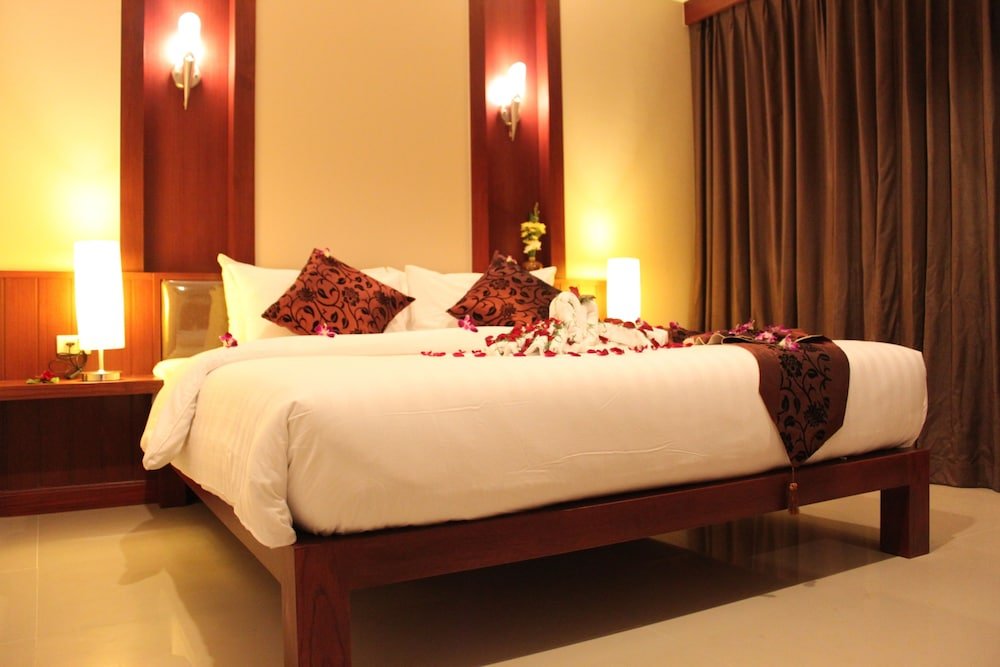 Кату: Patong Hemingway's Hotel