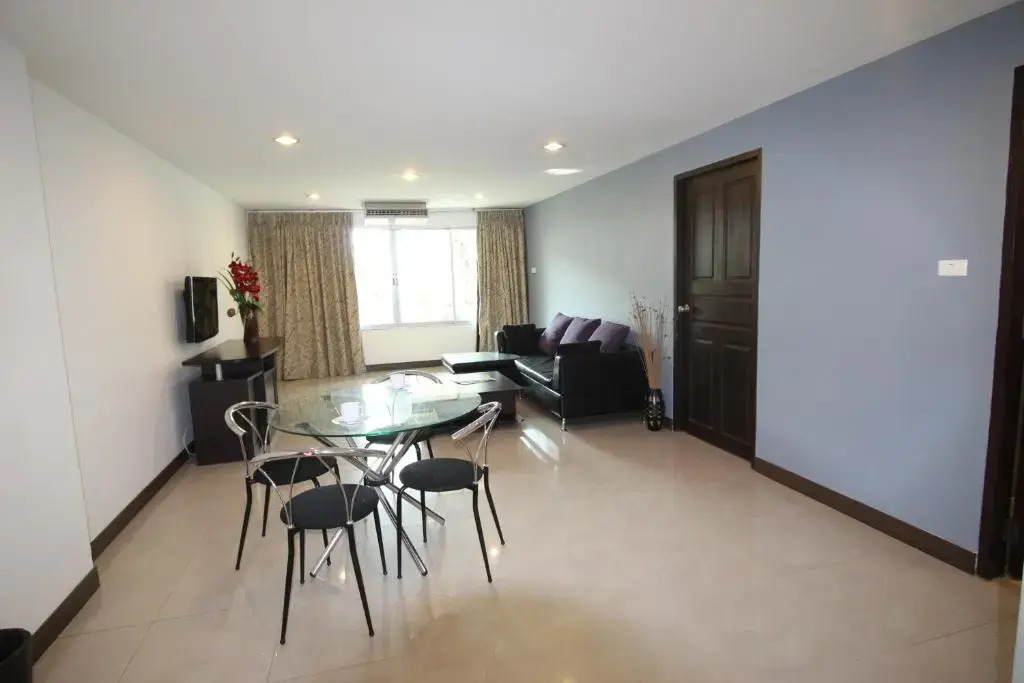 Бангкок: 14 Place Apartment