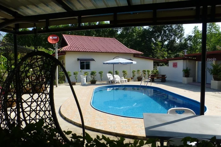 Бан-Мак-Хен: 1 Bedroom Pool Villa Tropical Fruit Garden Fast Wi-fi Smart Tv Home Cooking