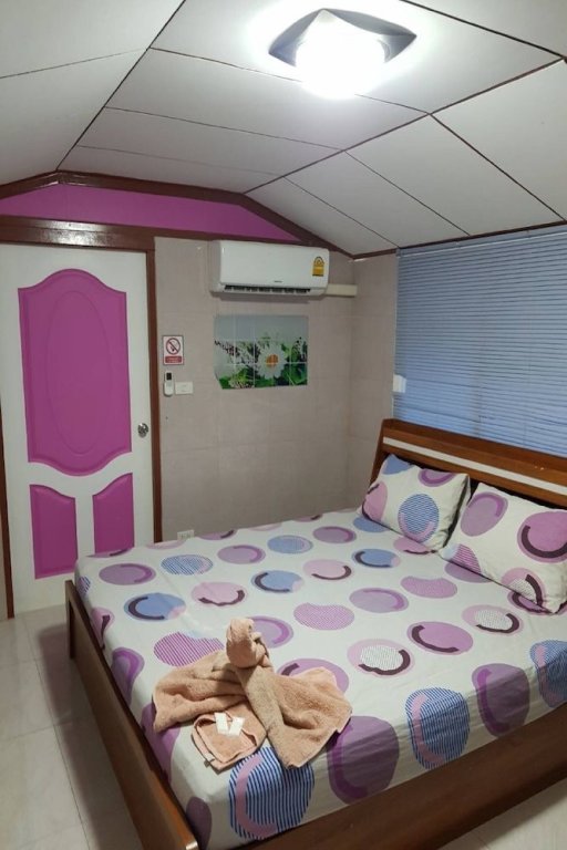 Тха-Май-Руак: OYO 75352 Hotel Family House And Resort Phetchaburi