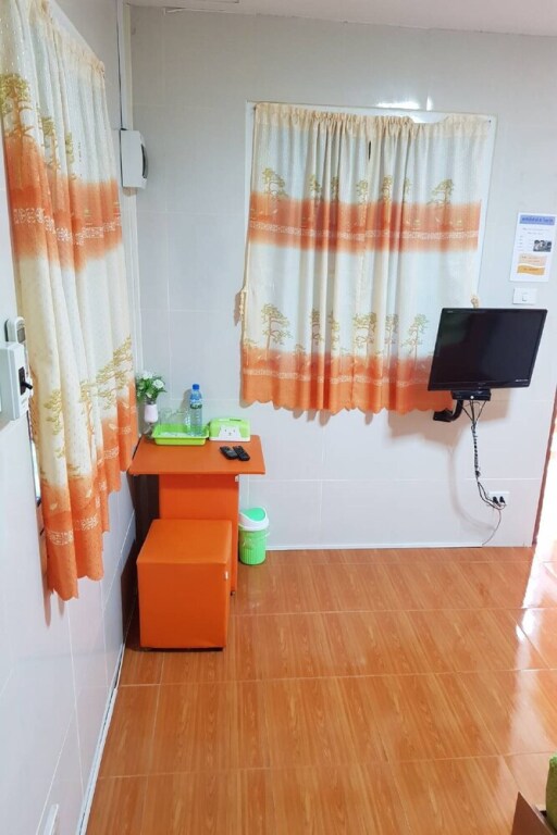 Тха-Май-Руак: OYO 75352 Hotel Family House And Resort Phetchaburi
