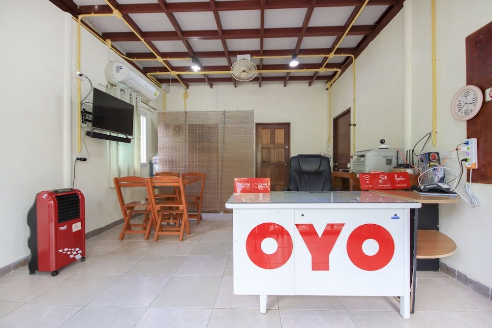 Тхаланг: OYO 75373 Chamil House