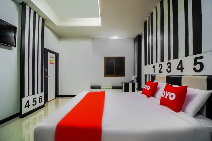 Сирача: Phadaeng Hotel by OYO Rooms